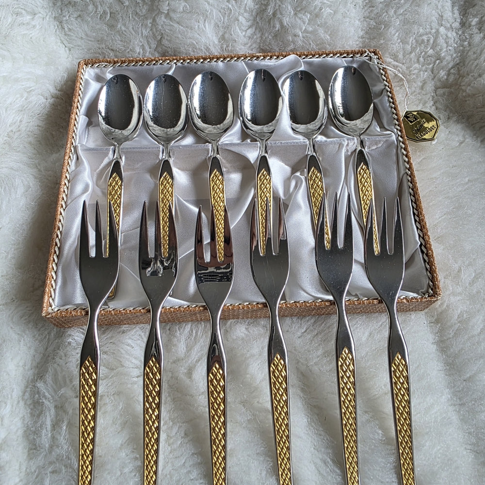 Vintage Isabel Toledo Gold and Silver Dinnerware Set Of 6